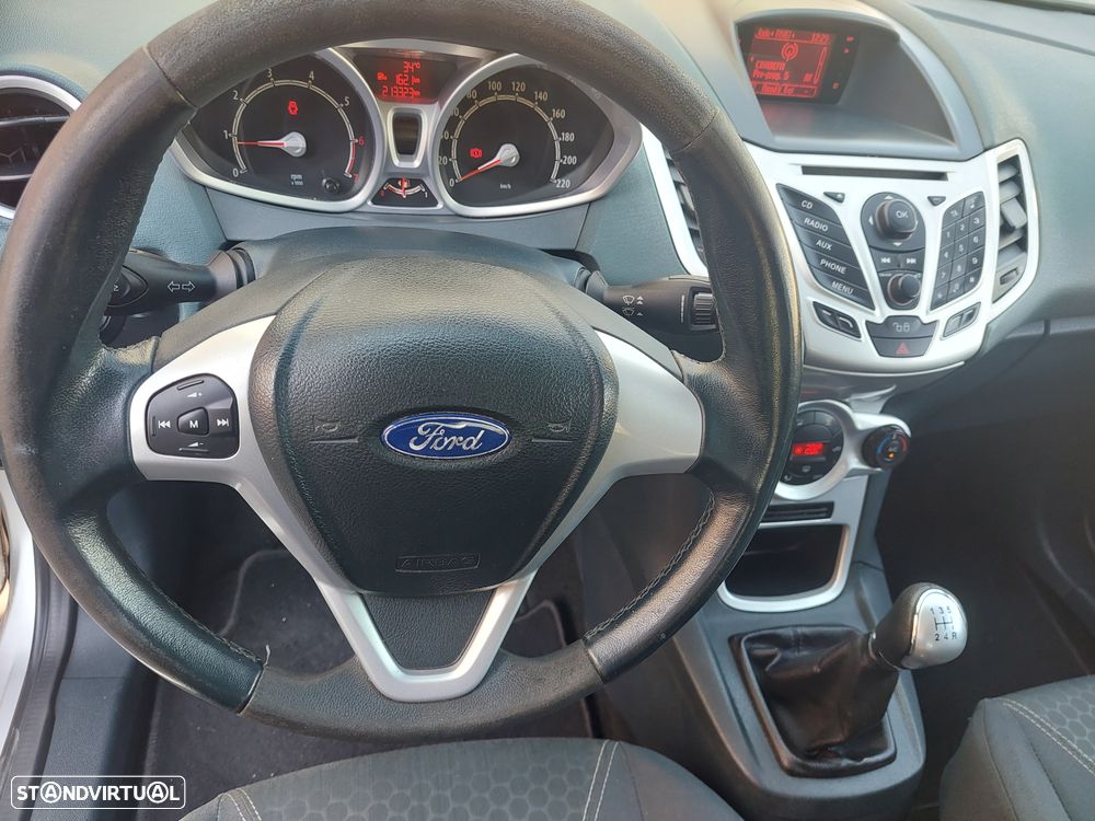 Ford Fiesta 1.25 Titanium - 10