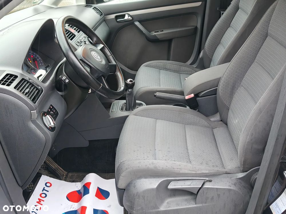 Volkswagen Touran 2.0 FSI Highline - 7