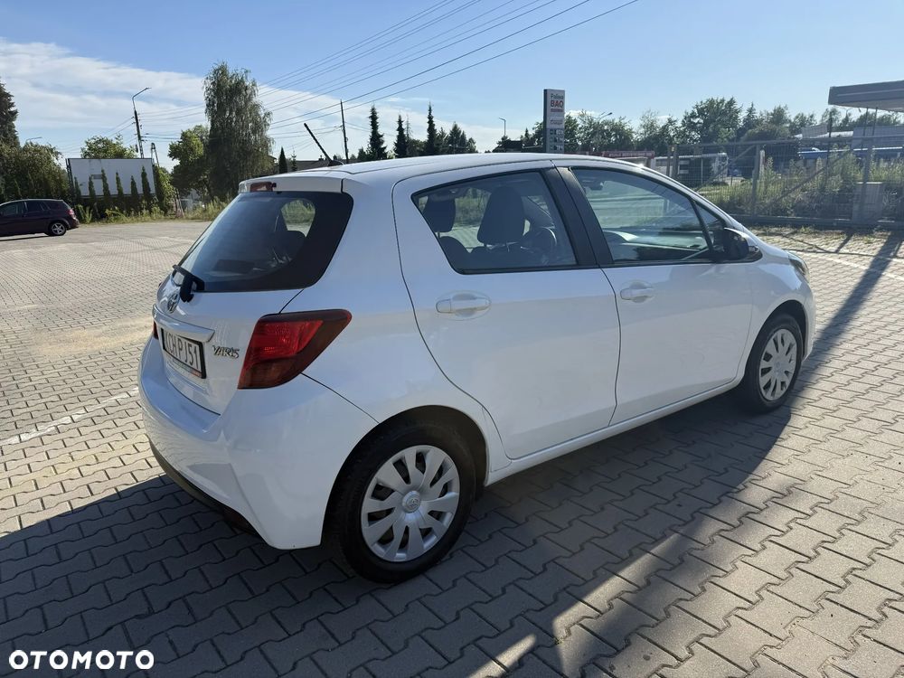 Toyota Yaris 1.33 Premium - 6