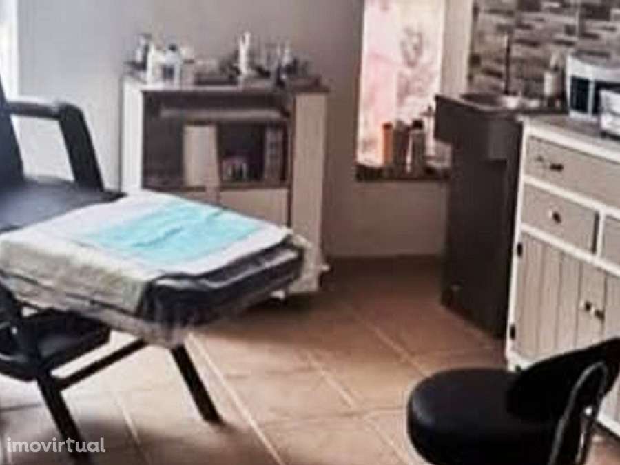 Trespasse gabinete médico e loja, em funcionamento, Atouguia da Baleia - Grande imagem: 4/11