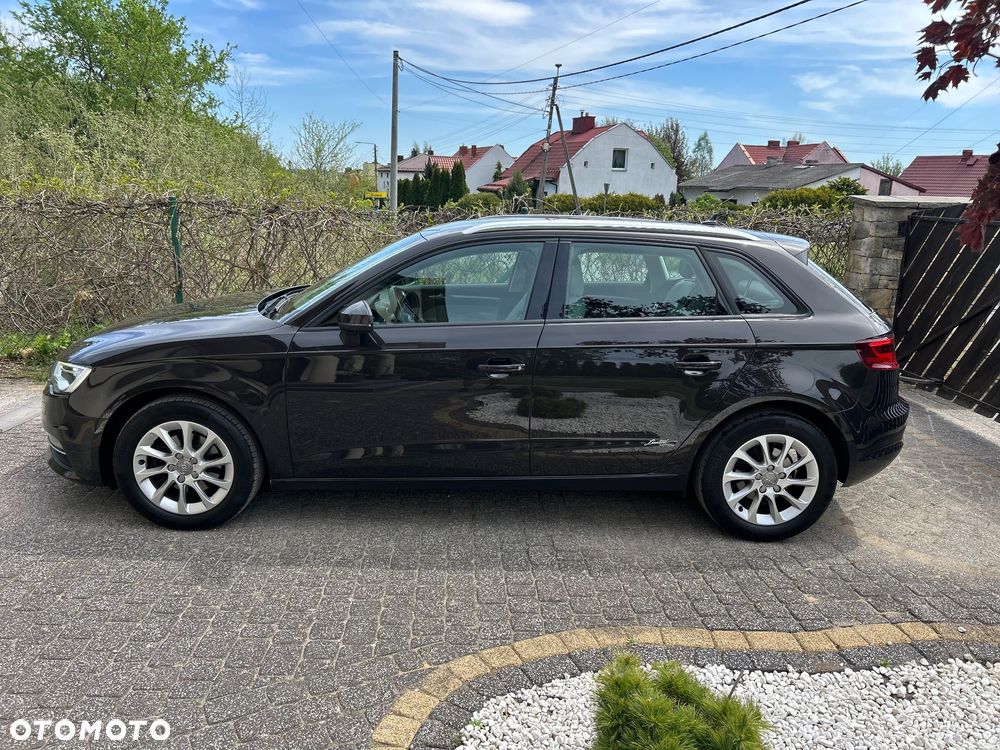 Audi A3 Sportback 1.6 TDI Attraction - 4