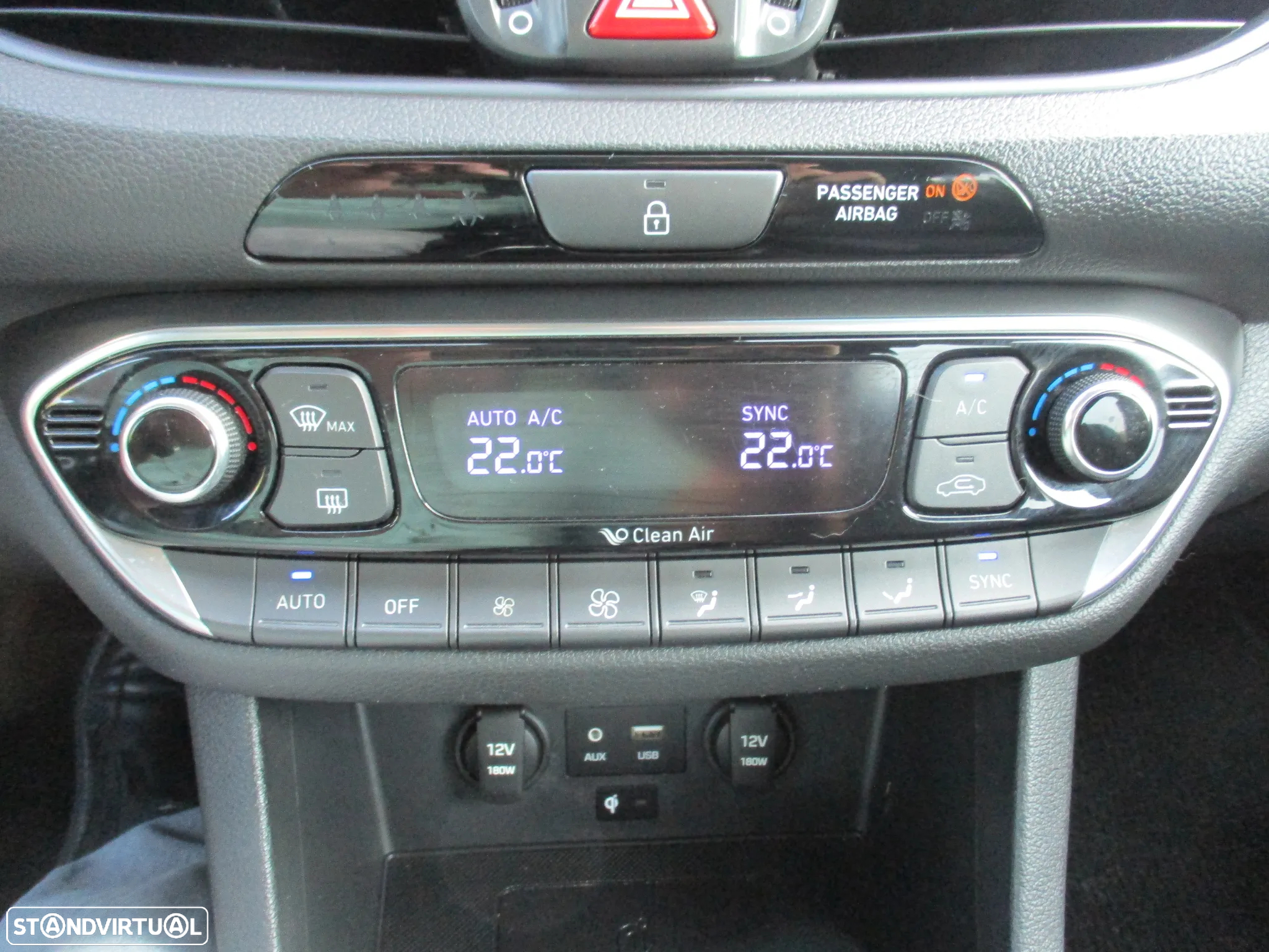 Hyundai i30 1.6 CRDI Comfort+Navi - 13