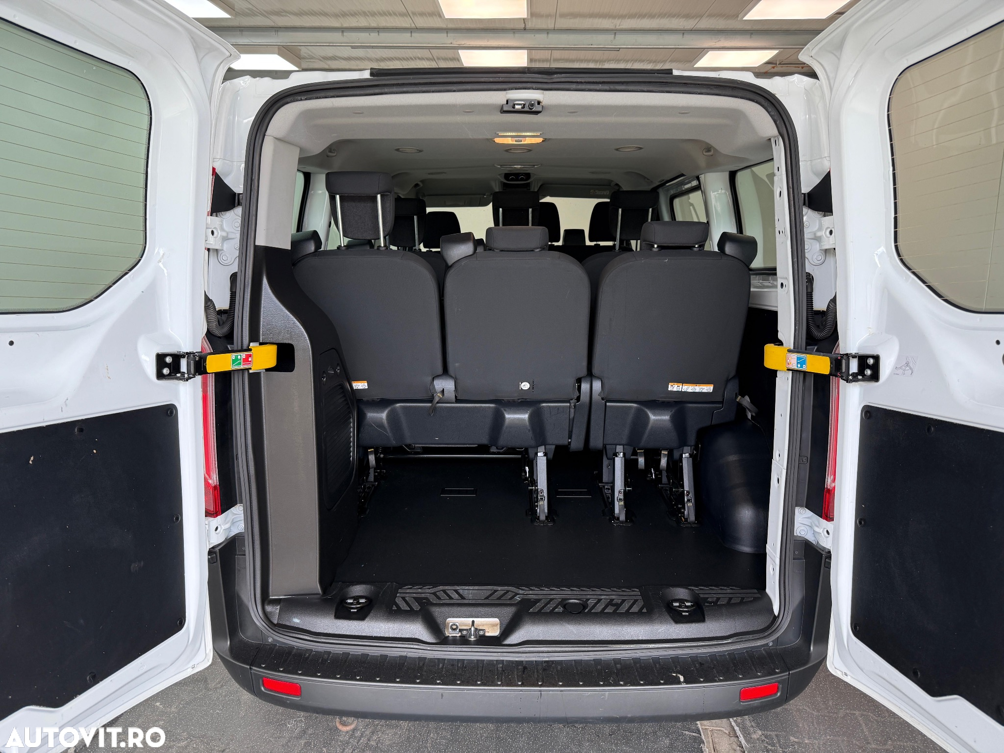 Ford Transit Custom Kombi 320 2.0 EcoBlue 105 CP L1H1 Trend - 11