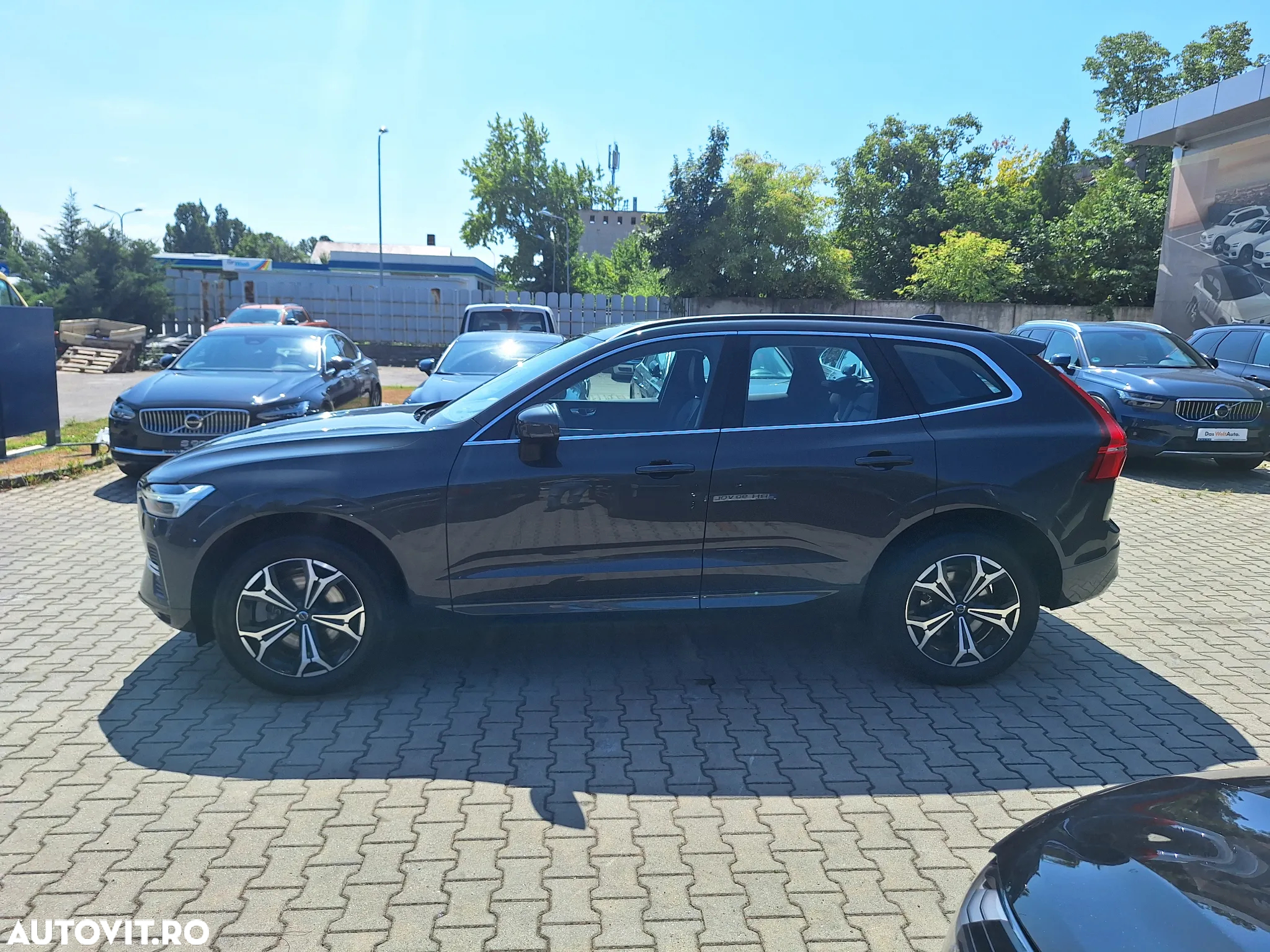 Volvo XC 60 B4 MHEV AWD Momentum Pro - 9