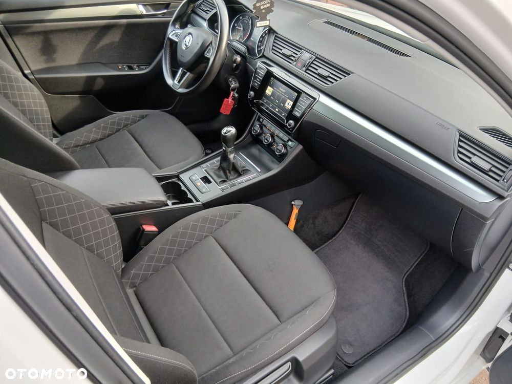 Skoda Superb 1.6 TDI Style - 33