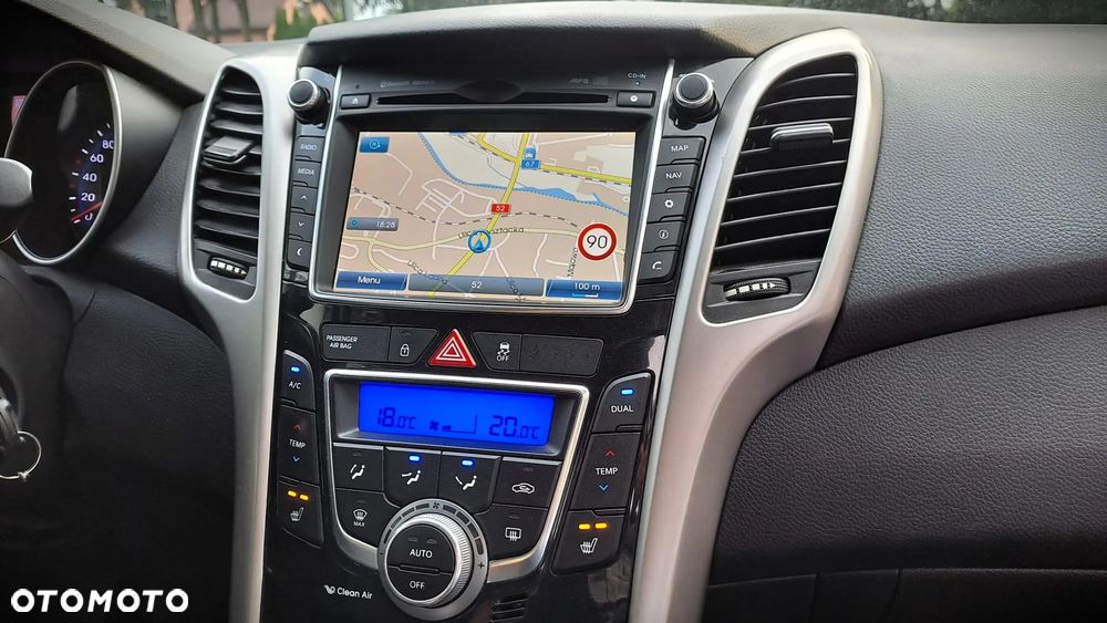Hyundai i30 1.6 GDI Premium - 25