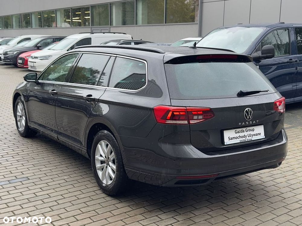 Volkswagen Passat - 10