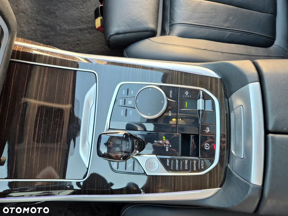 BMW X7 xDrive30d sport - 27