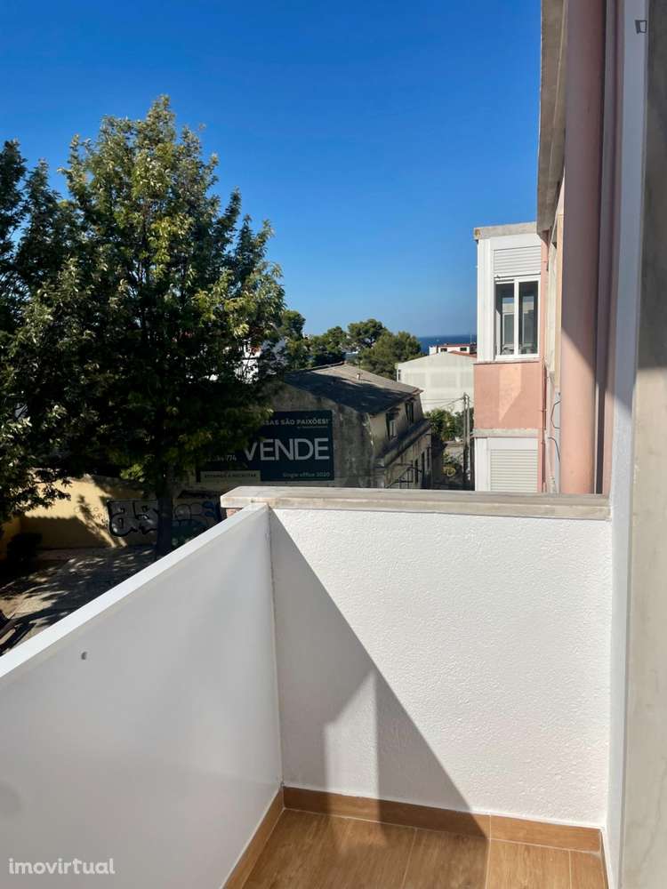 Quarto - localizado em Almada Lisbon - Grande imagem: 2/14