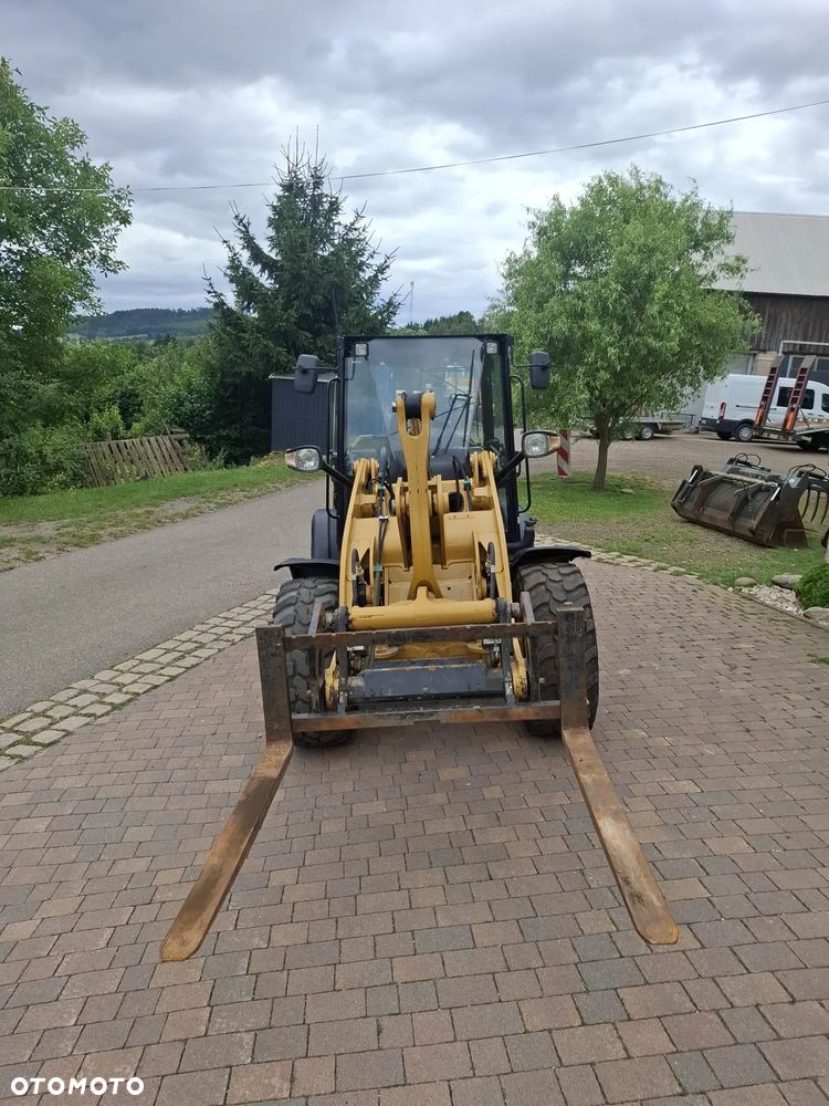 Caterpillar 906M - 6