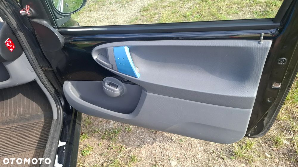 Peugeot 107 1.0 Happy - 11