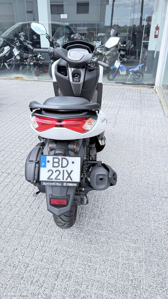 Yamaha NMAX 125 - 7