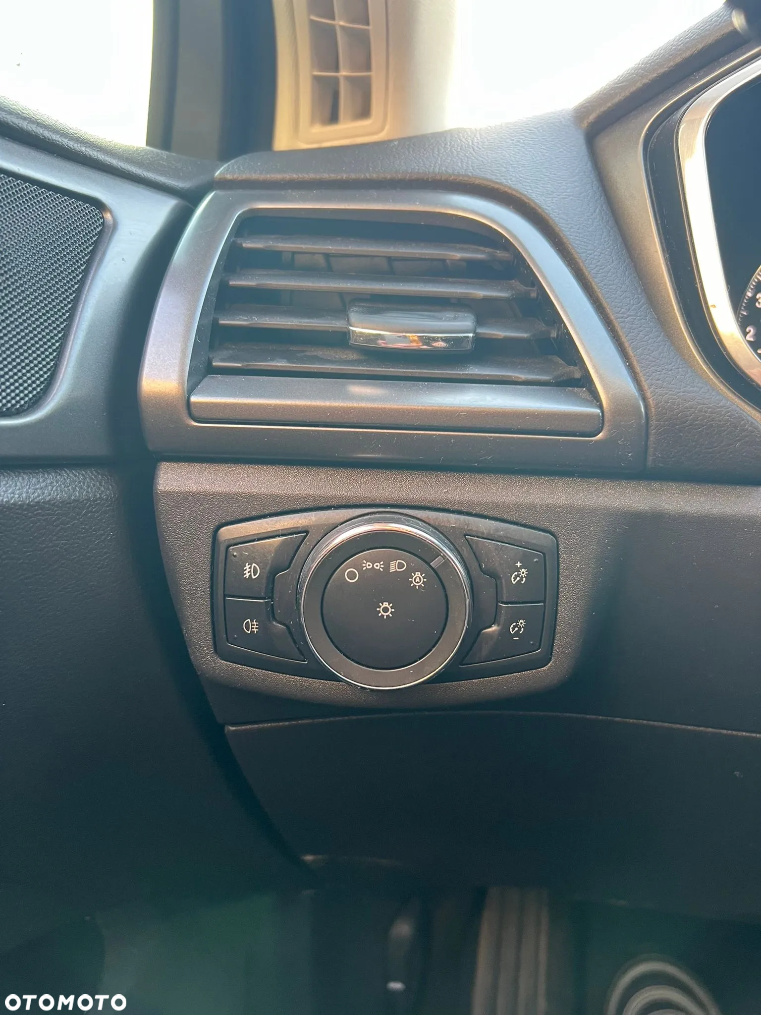 Ford Mondeo 2.0 EcoBoost Titanium - 22