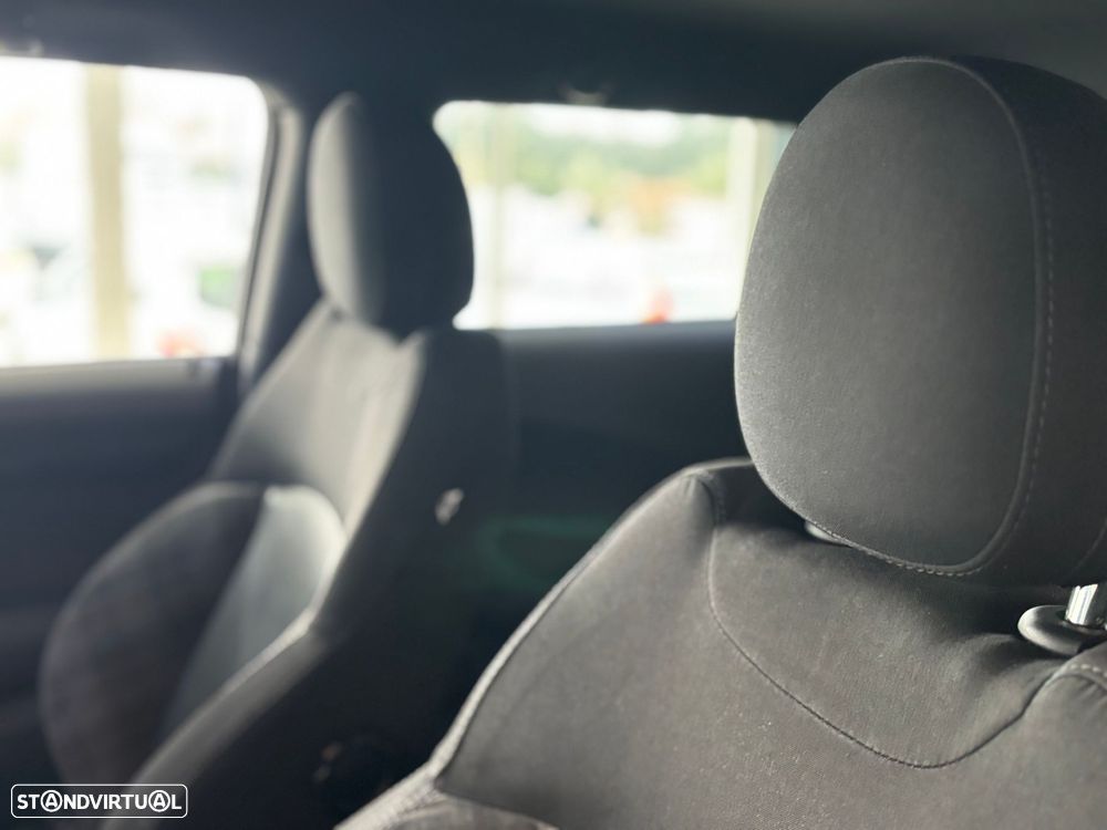 MINI 3 Portas One D - 13