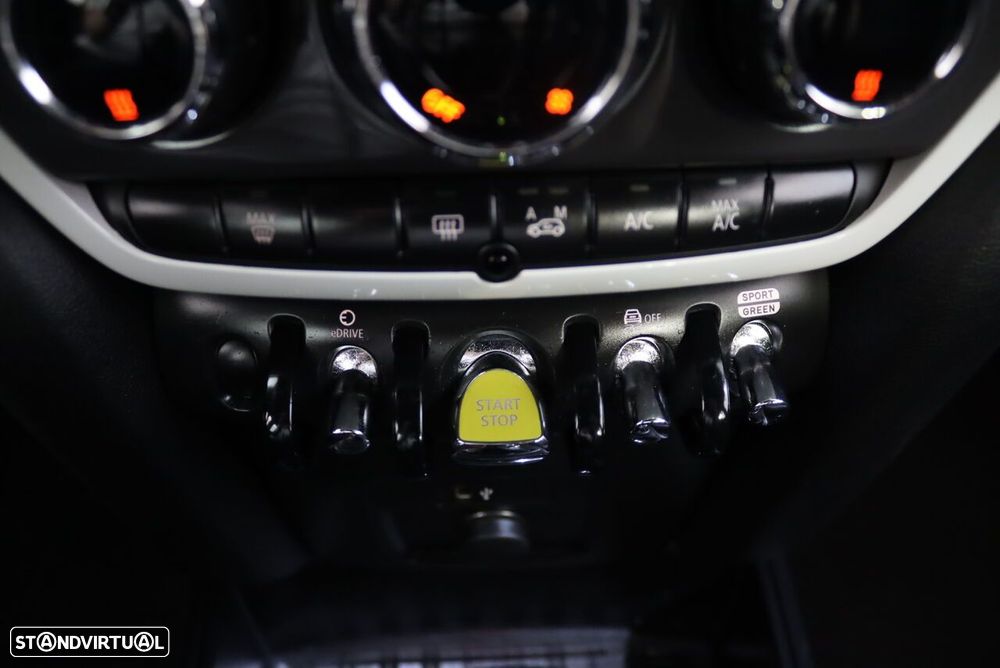 MINI Countryman Cooper SE ALL4 Auto - 28