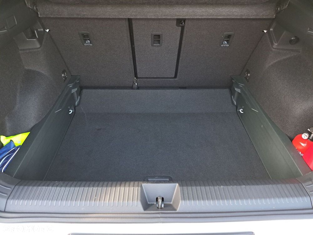 Volkswagen T-Roc - 18