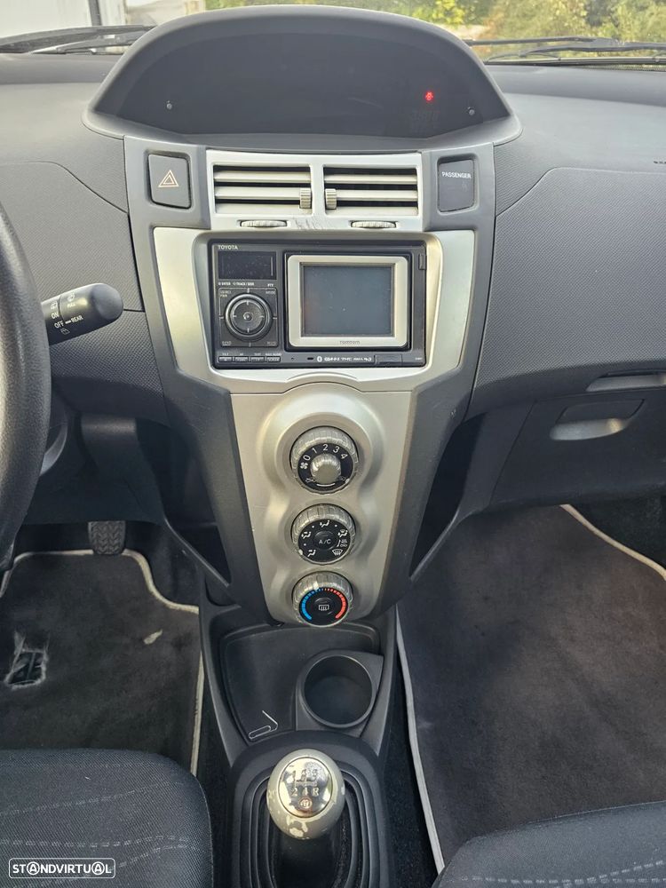 Toyota Yaris 1.4 D-4D Rock In Rio 08 - 16