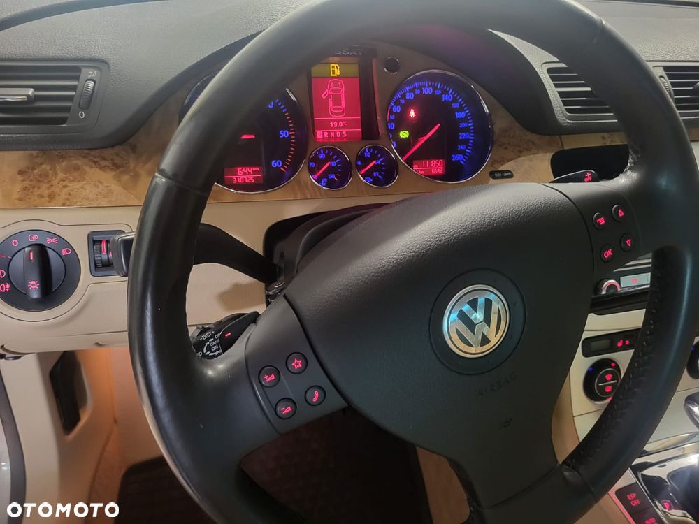 Volkswagen Passat Variant 2.0 TDI DSG Highline - 10