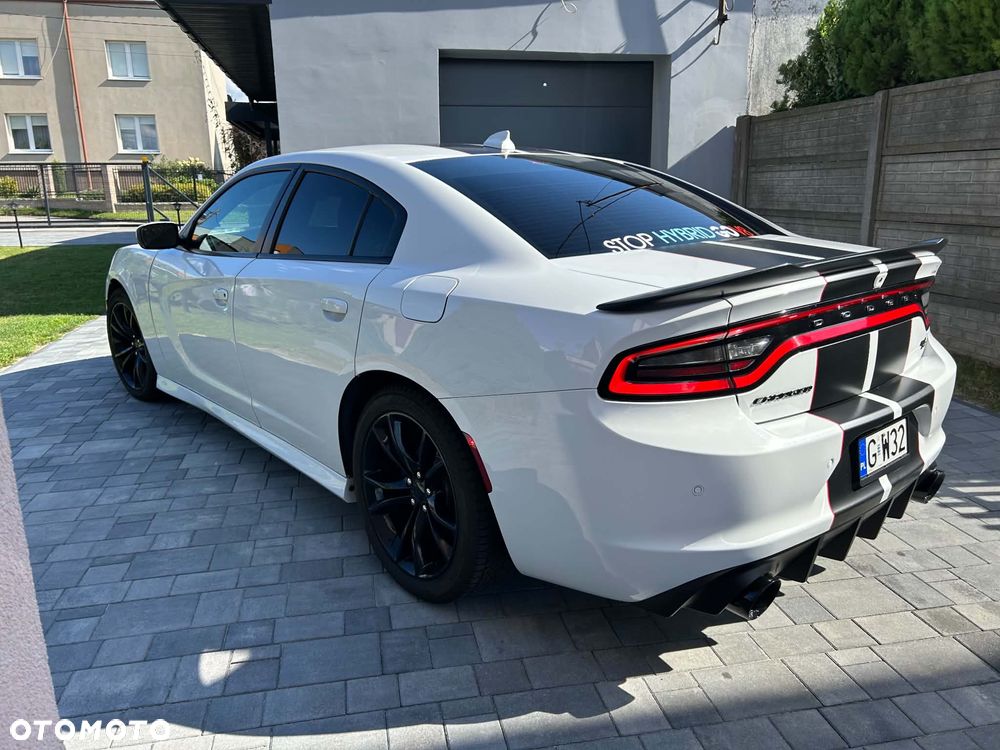 Dodge Charger 5.7 R/T - 8