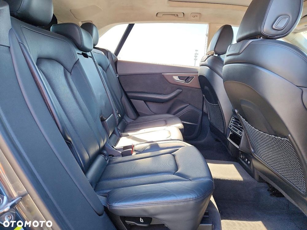 Audi Q8 SUV TFSI quattro 250 kW tiptronic S line business - 10