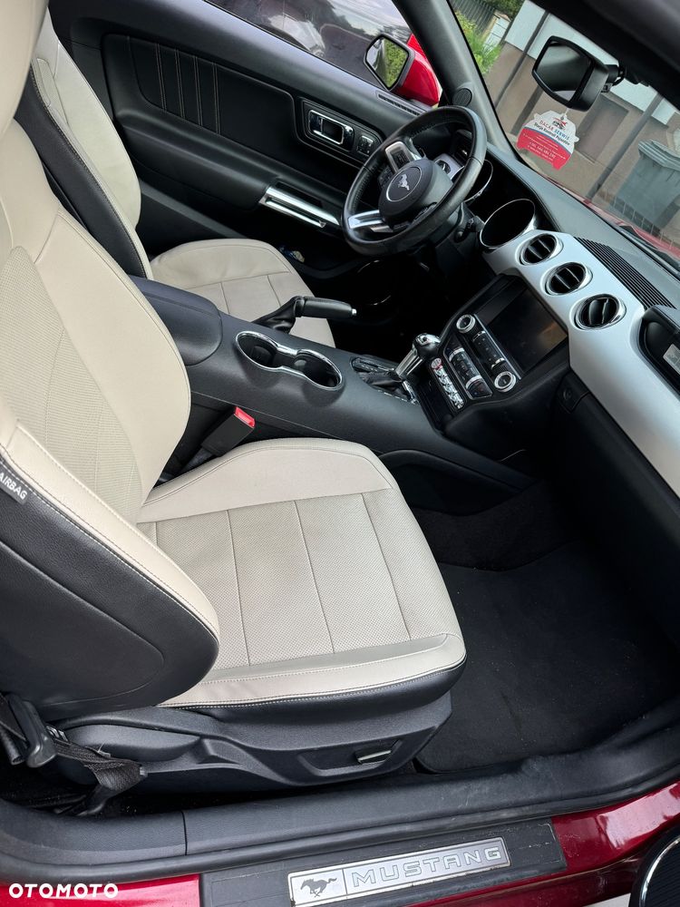 Ford Mustang 5.0 V8 GT - 10