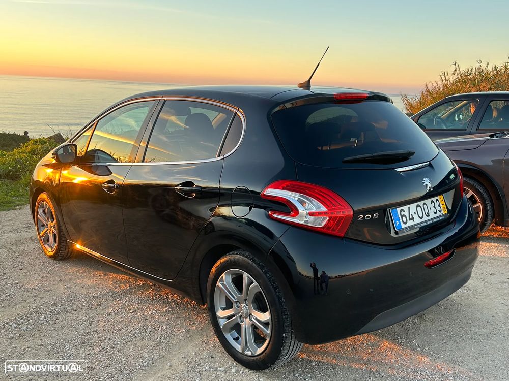 Peugeot 208 - 2