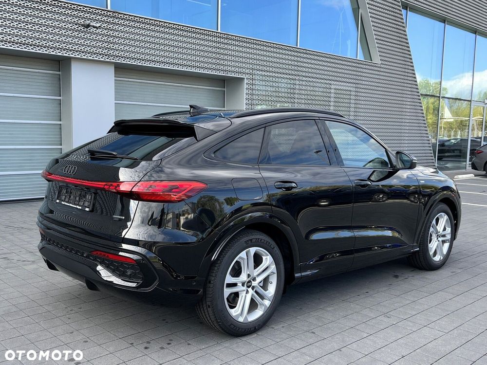 Audi Q5 Sportback - 4