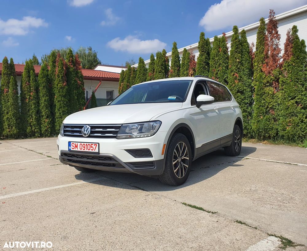 Volkswagen Tiguan - 1