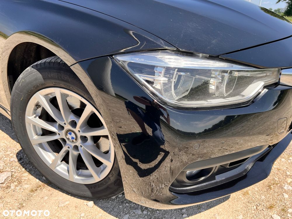 BMW Seria 3 320d xDrive - 14