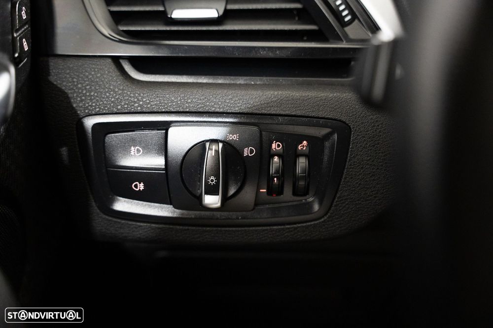 BMW X1 25 e xDrive Corporate Edition - 12