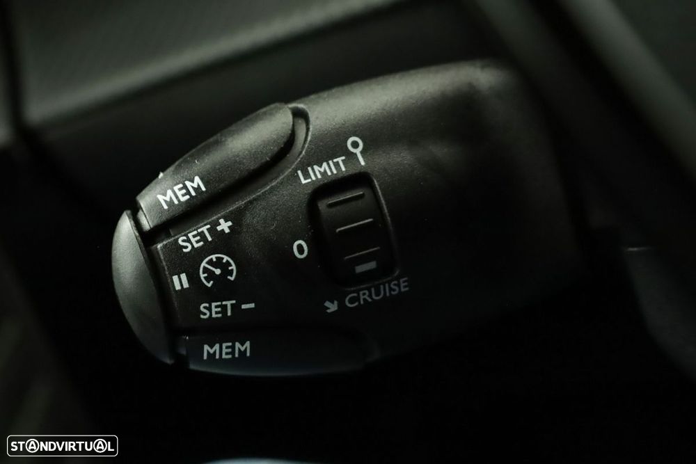 Peugeot e-208 50 kWh SE Style - 19