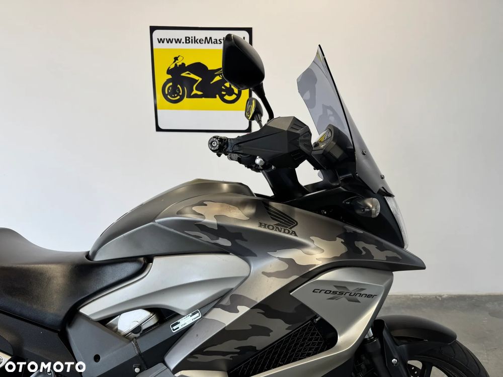 Honda VFR - 10
