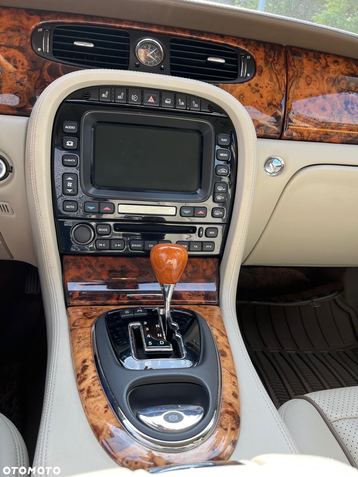 Jaguar XJ XJ8 4.2 LWB - 35