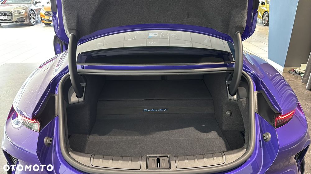 Porsche Taycan 105kWh Turbo S - 18