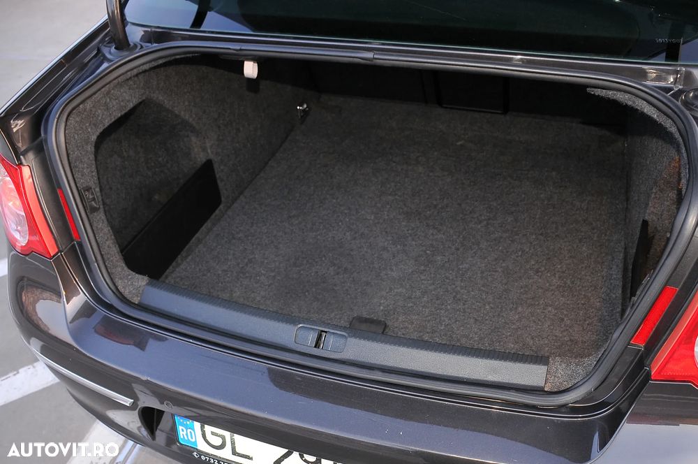 Volkswagen Passat 2.0 TDI Highline - 19