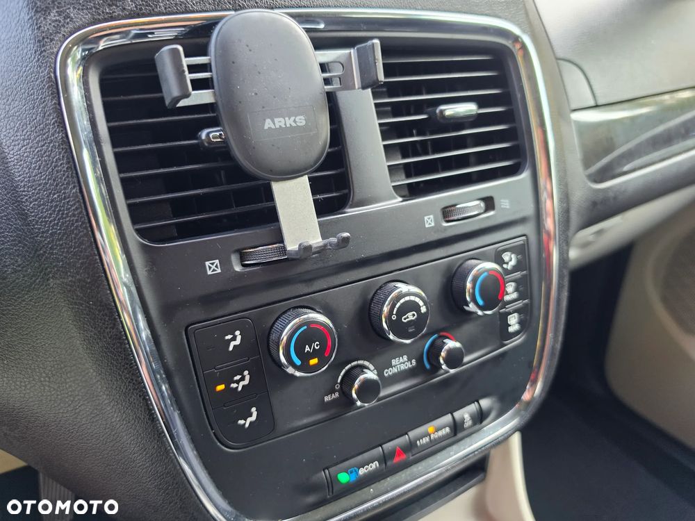 Dodge Grand Caravan - 36