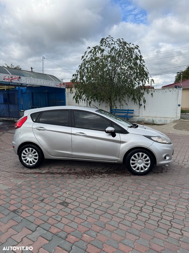 Ford Fiesta - 2