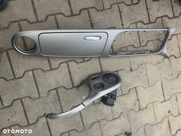 Ramka Dekor konsoli Karbor Volkswagen Beetle po 2011 roku  komplet