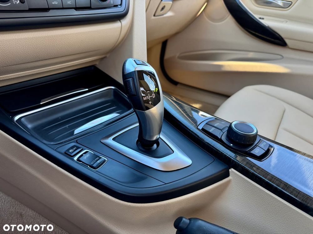BMW Seria 3 316i - 11