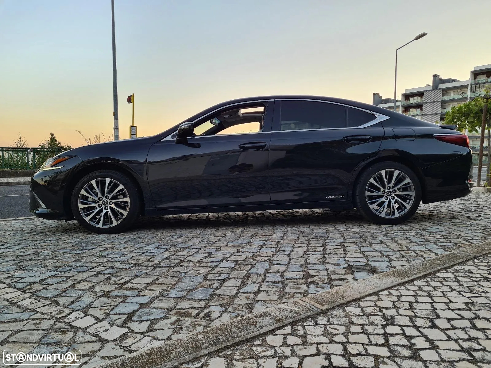 Lexus ES 300h Luxury - 3