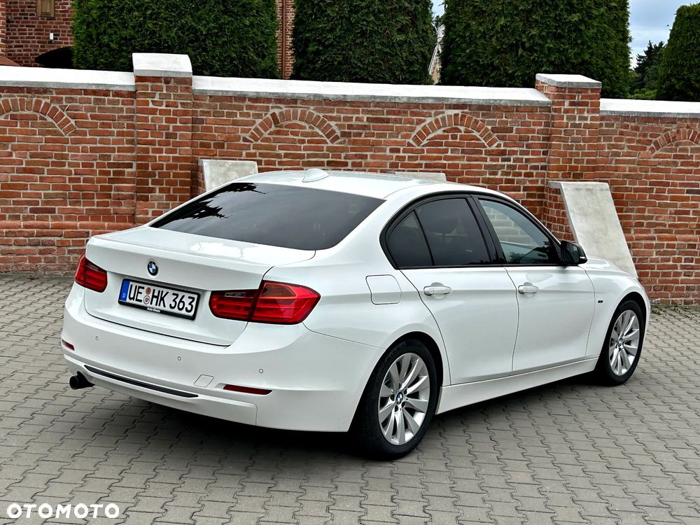 BMW Seria 3 320d Sport Line - 21