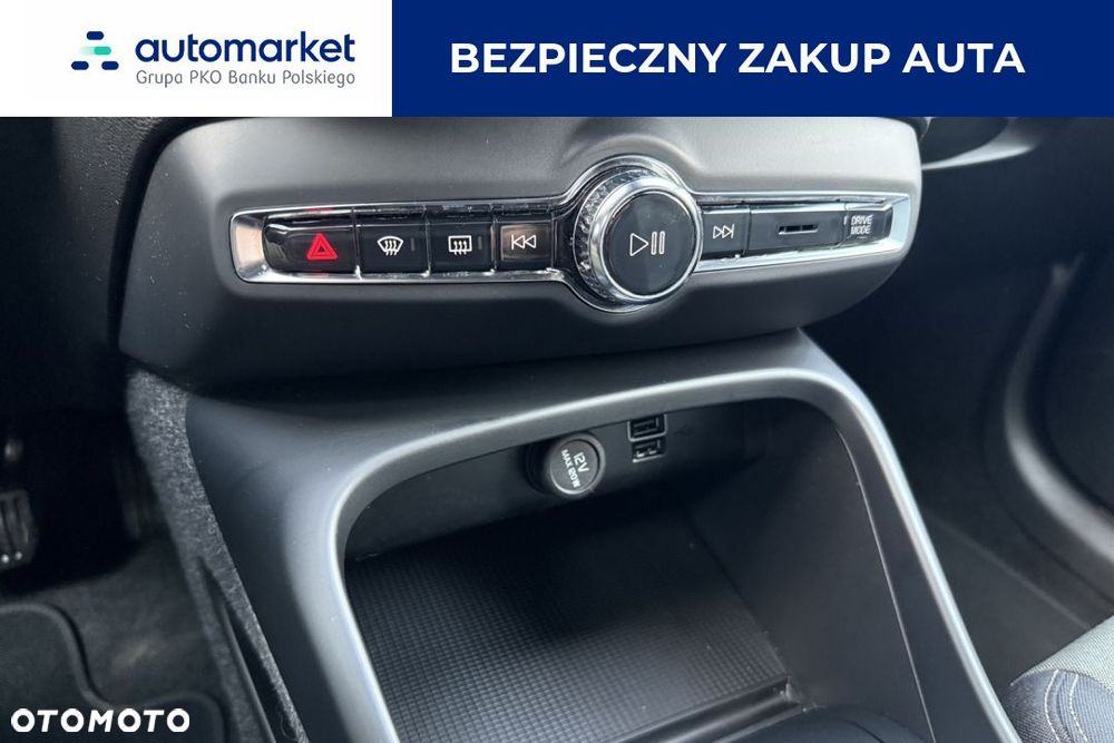 Volvo XC 40 T3 Momentum Pro - 19