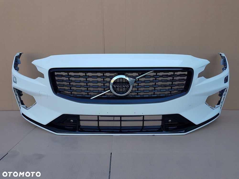 ZDERZAK PRZÓD VOLVO XC60 II R-DESIGN 18- - 1