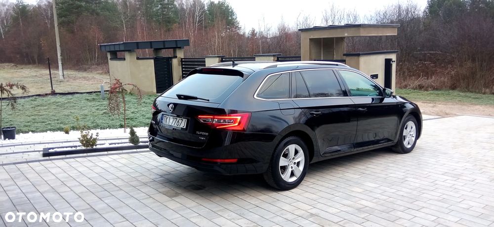 Skoda Superb 2.0 TDI Ambition DSG - 14