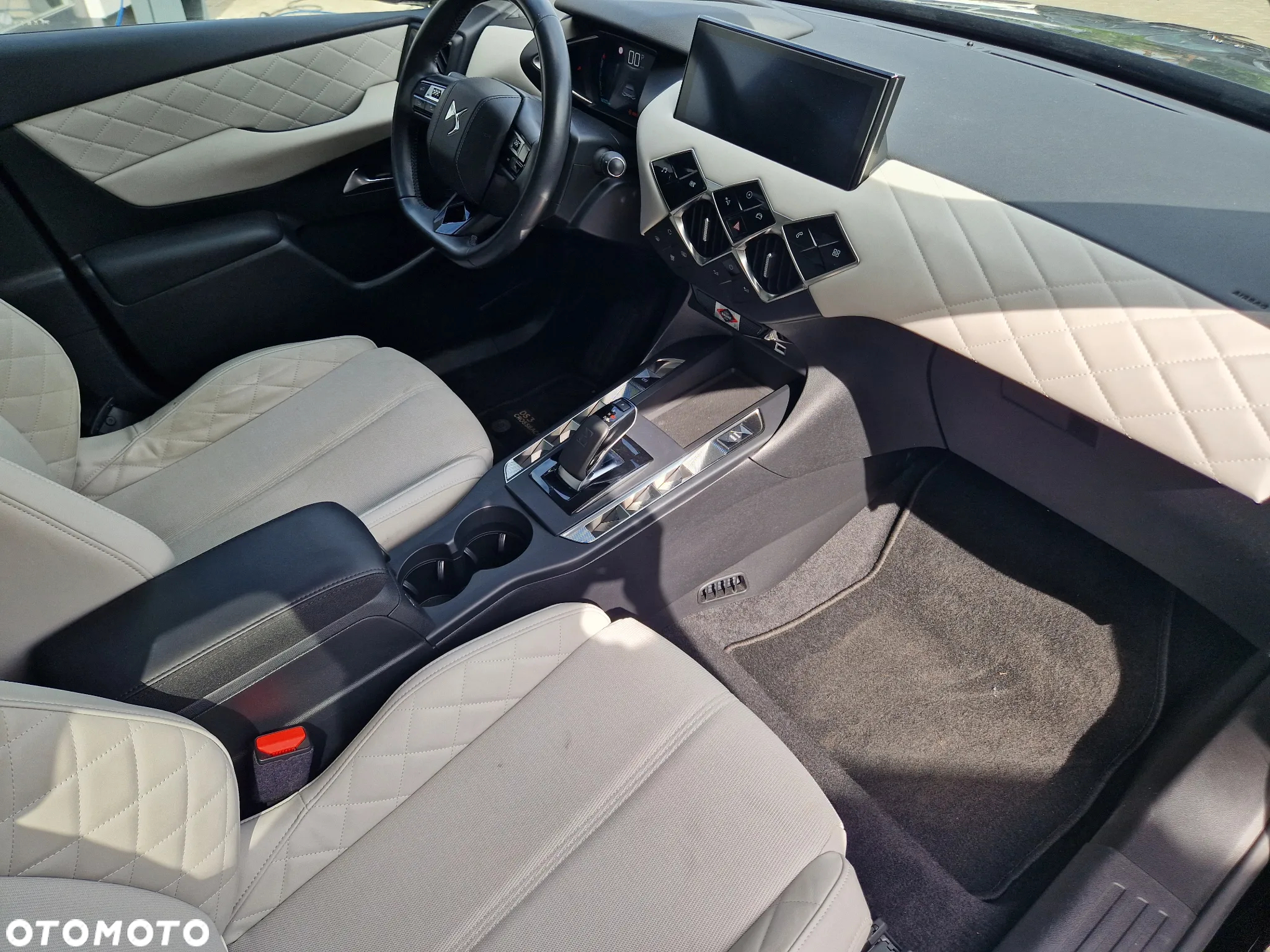 DS Automobiles DS 3 Crossback - 12
