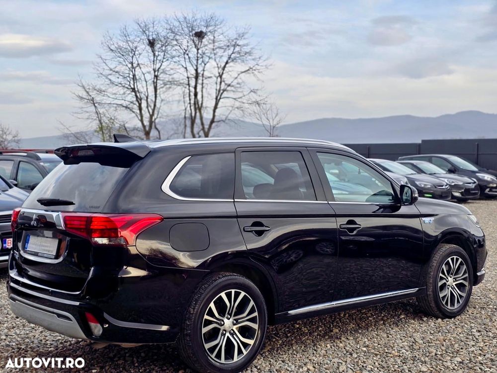 Mitsubishi Outlander PHEV 2.4 L 4X4 Instyle+ - 7
