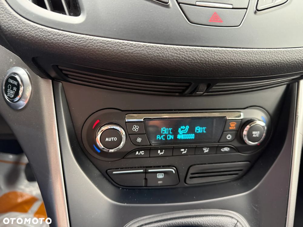 Ford Kuga - 33