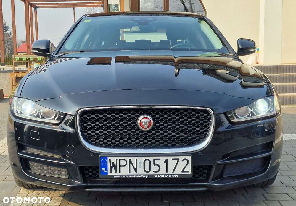 Jaguar XE - 8