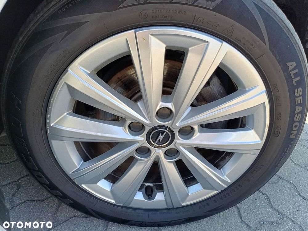 Opel Astra 1.2 T Edition S&S - 9