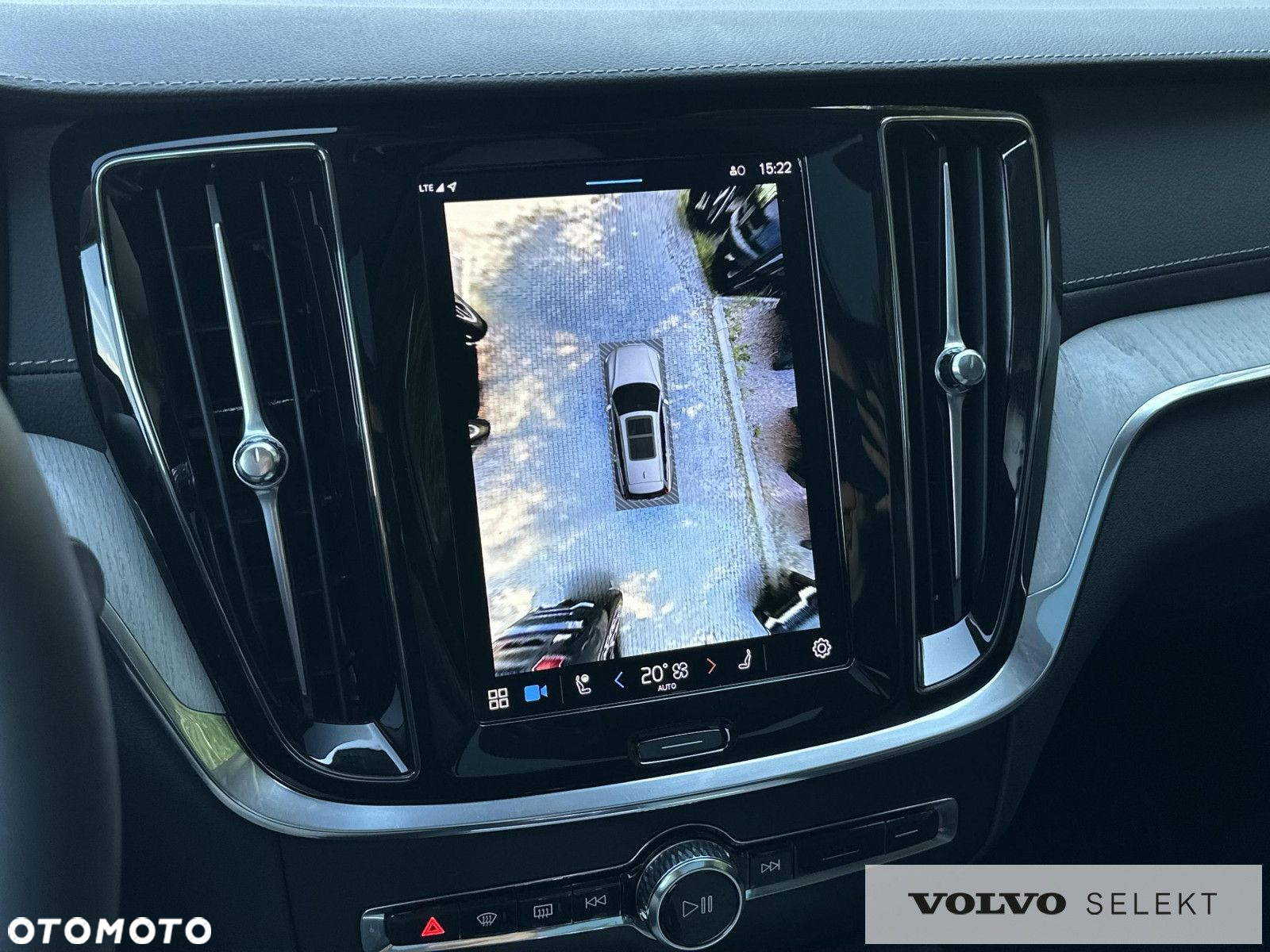 Volvo V60 Cross Country - 14